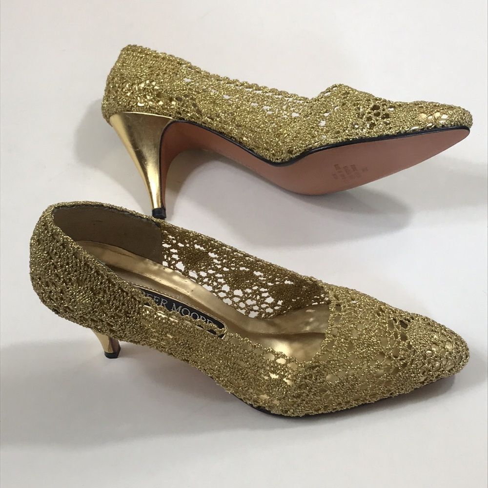 Gold Lace Heels Size (7M) by Jennifer Moore